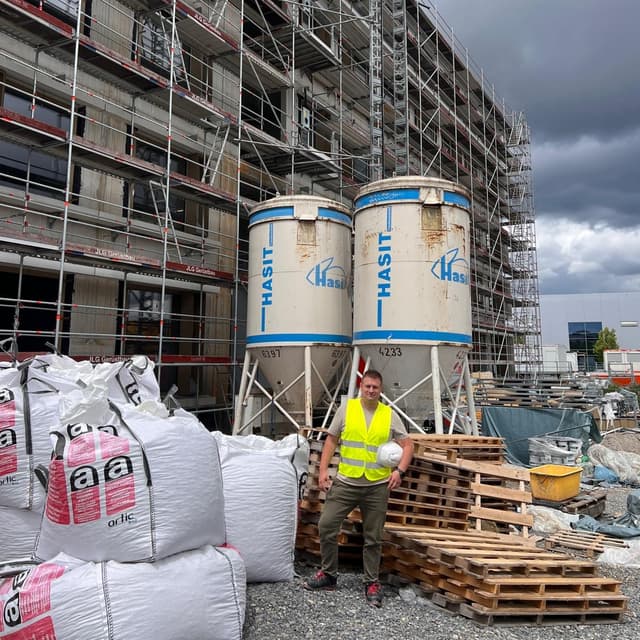 Bauleitung auf der Baustelle